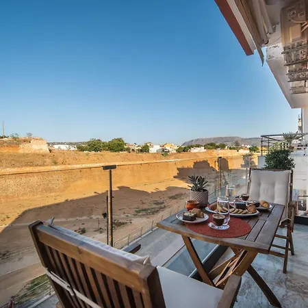 Cretan Sea View 8mins To Beach, Old Town, La Canea